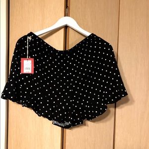 Casual shorts with tie and elastic waist